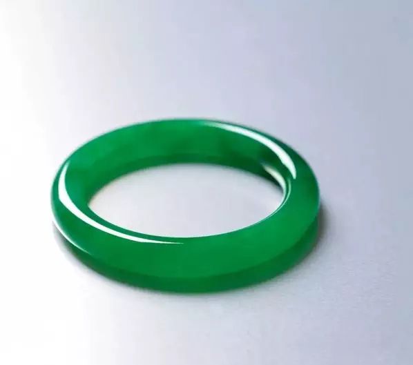 缅甸天然满色翡翠手镯