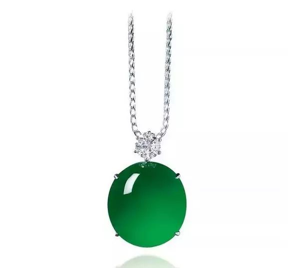 缅甸天然「帝王绿」翡翠蛋面配钻石挂坠